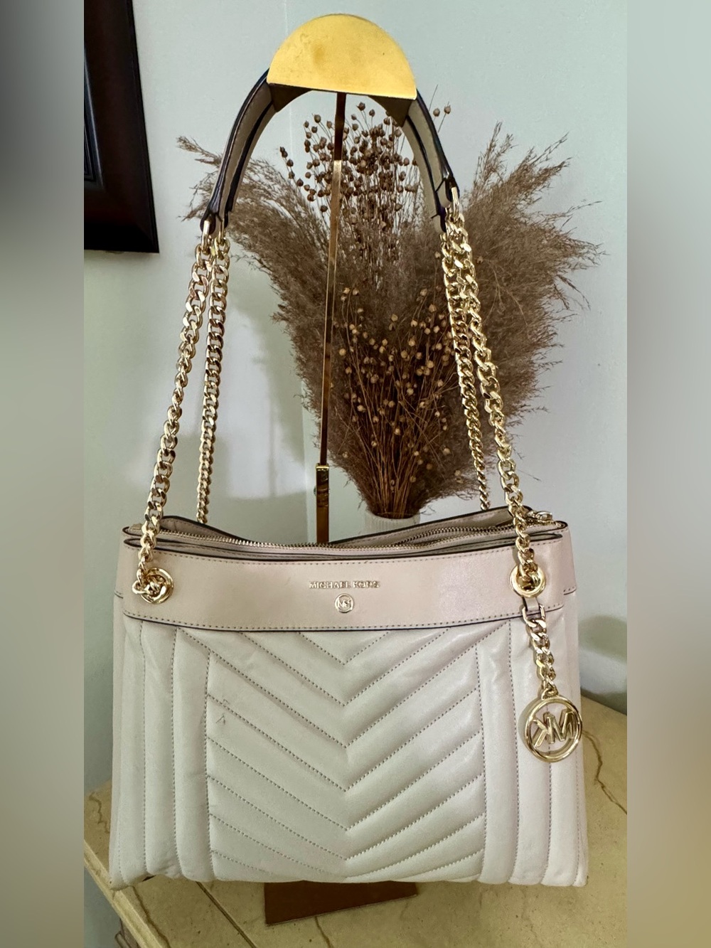 Michael Kors Suzanne Pale Pink Medium  Quilted Leather Shoulder Bag w/Gold Chain